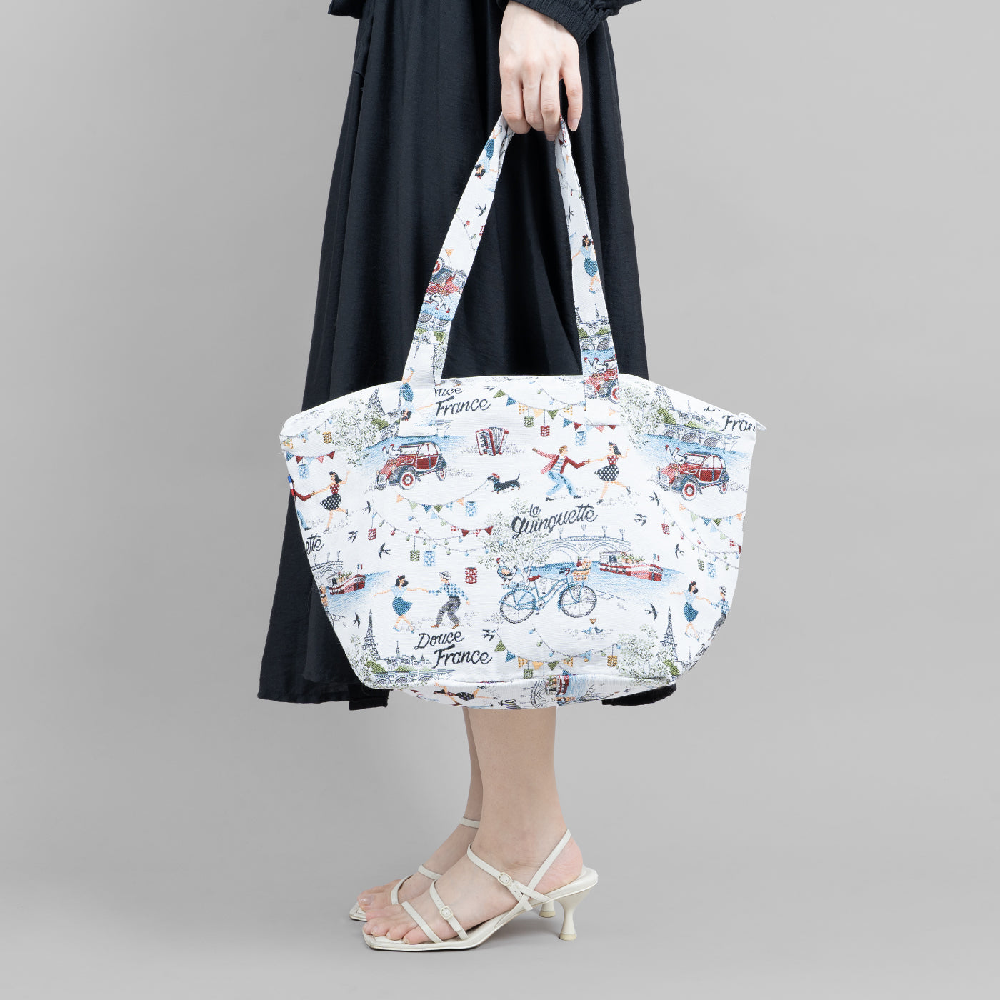 Shell zip tote