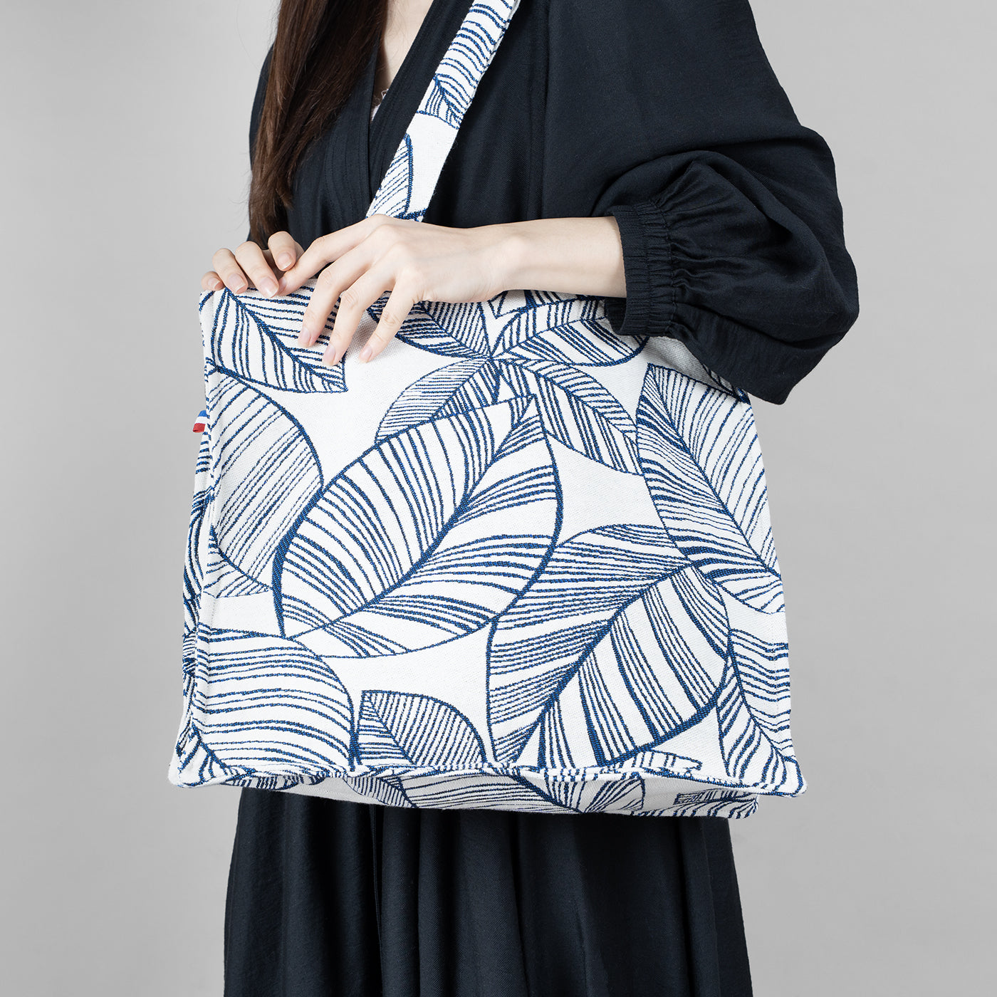 Boxy tote