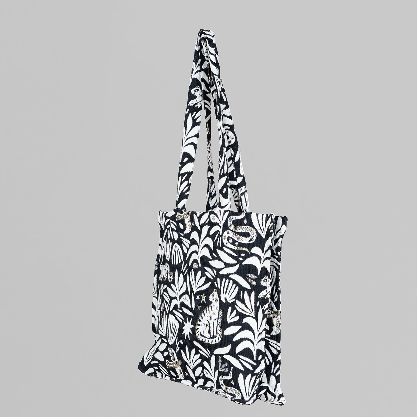 Boxy tote