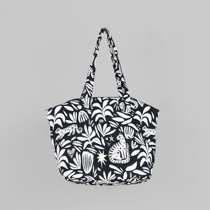 Shell zip tote