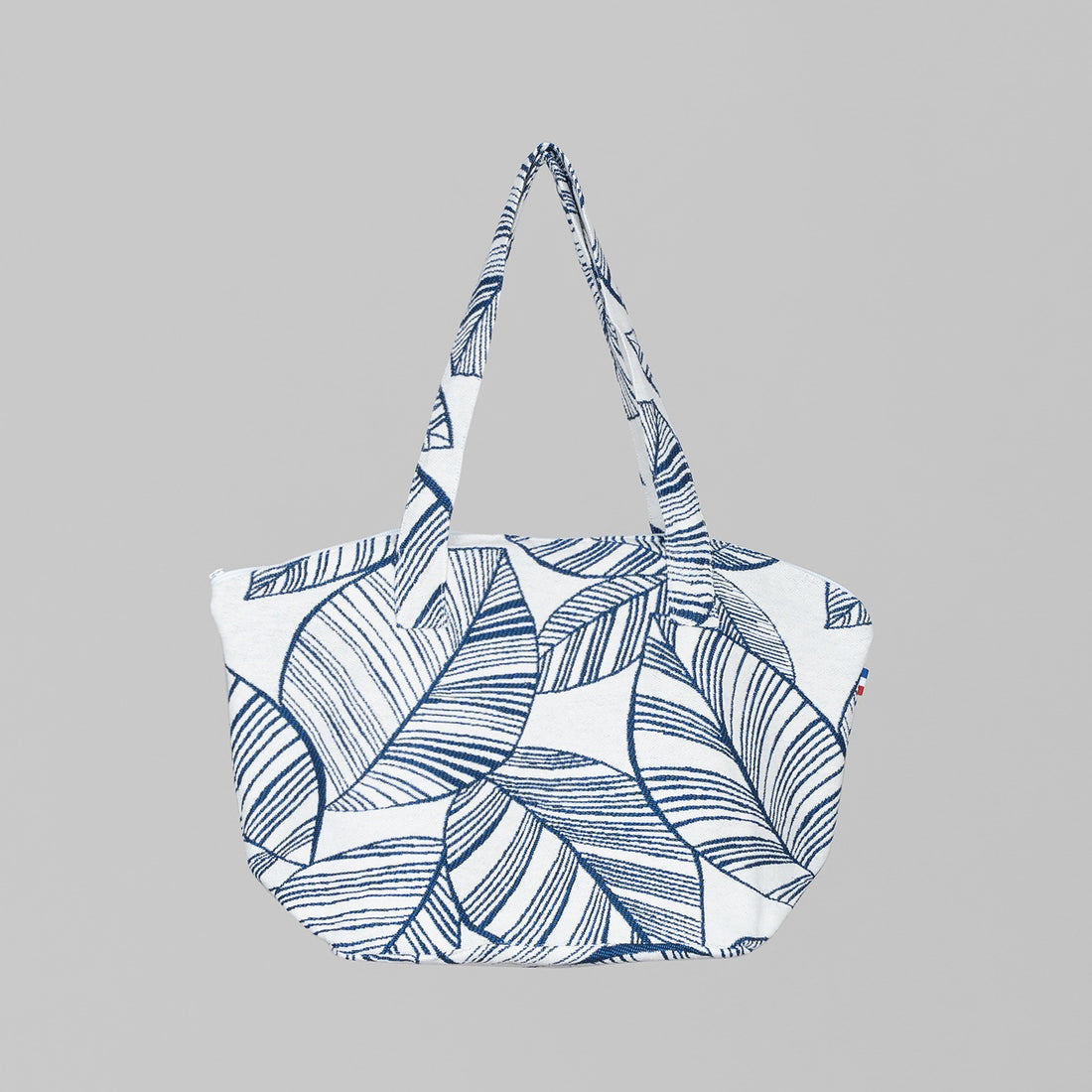 Shell zip tote