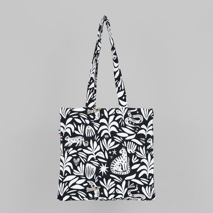 Boxy tote